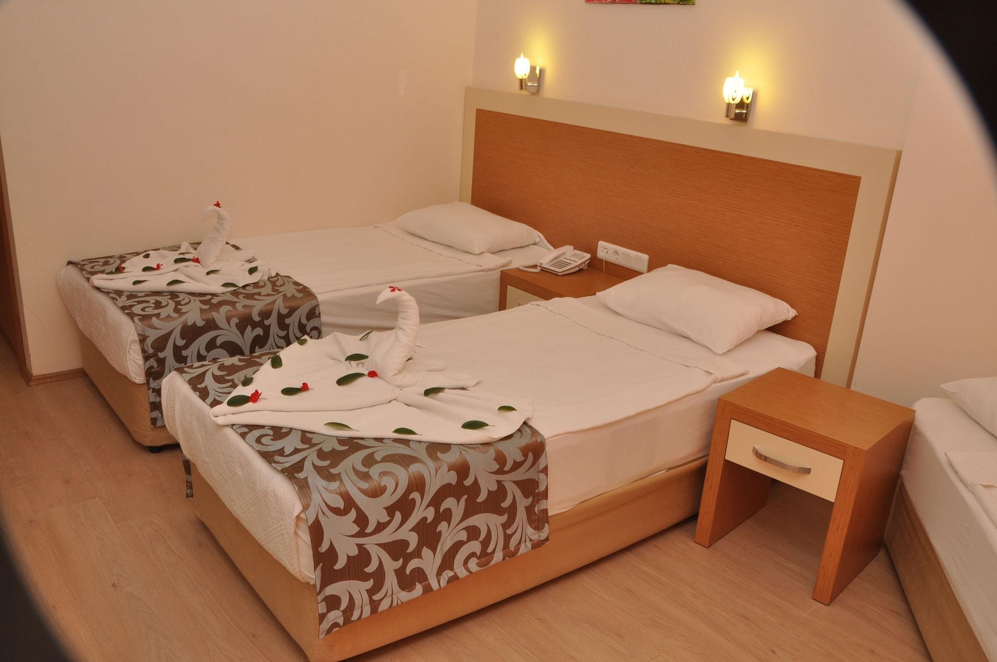 Grand Ati̇Lla Hotel Alanya Esterno foto